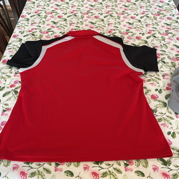 Ladies golf/sports shirt. Size Large. Red. Tim Hortons Brier Brandon 2019.  NWT - Picture 4 of 6